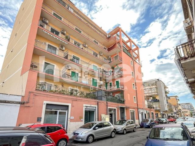 Appartamento in vendita di 90 m² in Via Caduti del Lavoro, 100