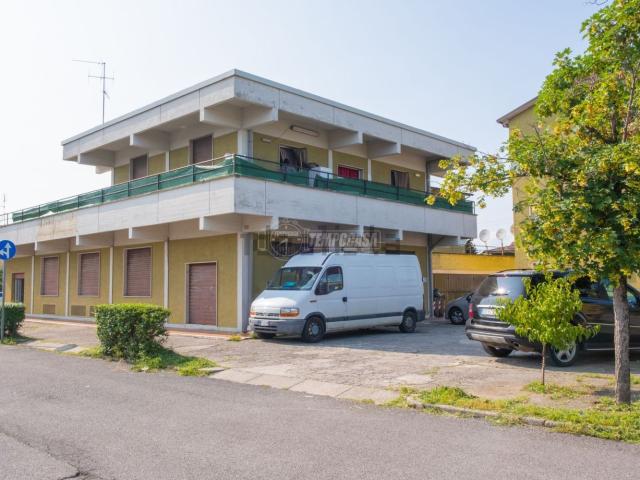 Appartamento in vendita di 90 m² in Via Caduti per la Libertà, 1