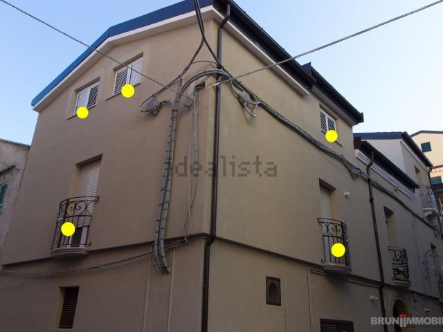 Appartamento in vendita di 90 m² in Via Cadolini, 25