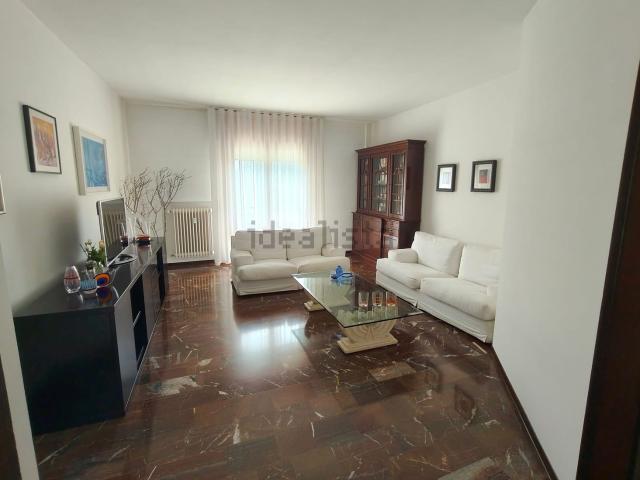 Appartamento in vendita di 90 m² in Via Calabria