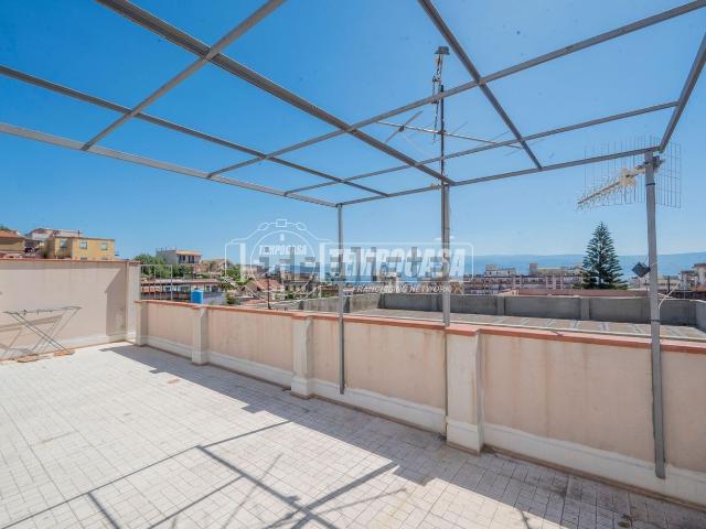 Appartamento in vendita di 90 m² in Via Cardinale Giuseppe Guarino, 24
