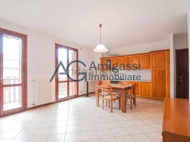 Appartamento in vendita di 90 m² in Via Carlo Cattaneo