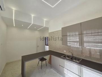 Appartamento in vendita di 90 m² in Via Carlo e Luigi Giordano, 47