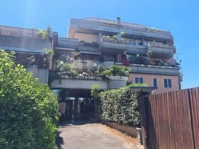 Appartamento in vendita di 90 m² in Via Casilina, 1746