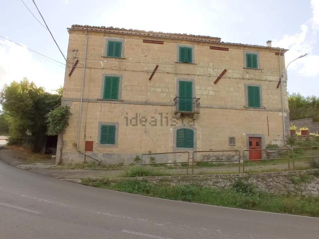 Appartamento in vendita di 90 m² in Via cave
