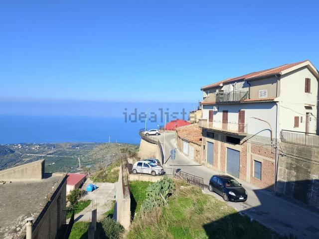 Appartamento in vendita di 90 m² in Via Cesare Battisti
