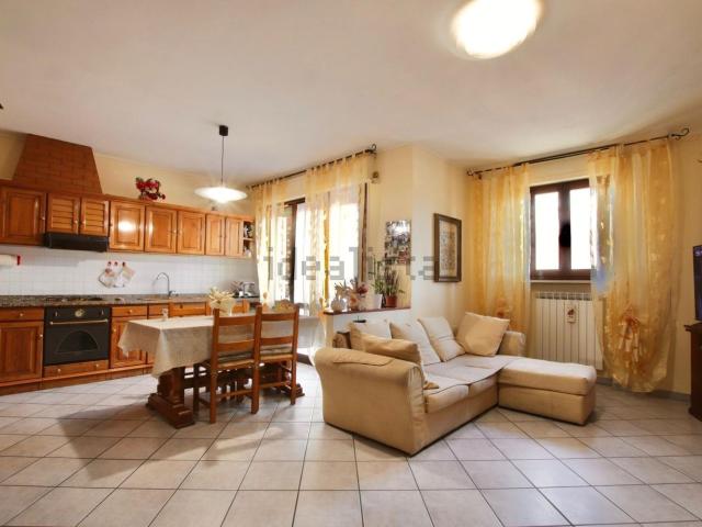 Appartamento in vendita di 90 m² in Via Cesare Battisti
