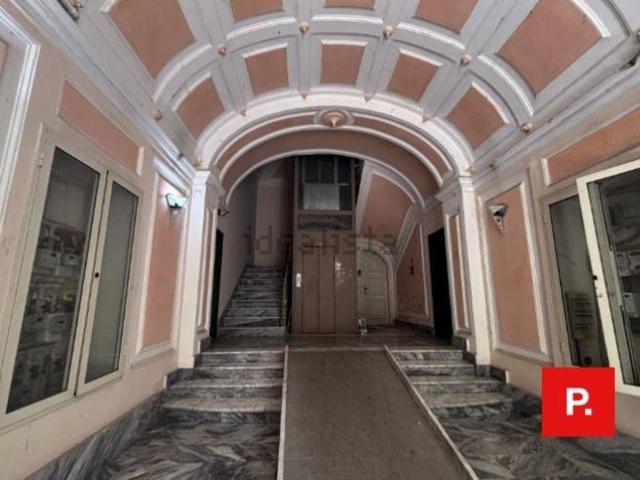 Appartamento in vendita di 90 m² in Via Cesare Battisti