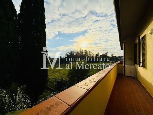 Appartamento in vendita di 90 m² in Via Ciarpi, 29