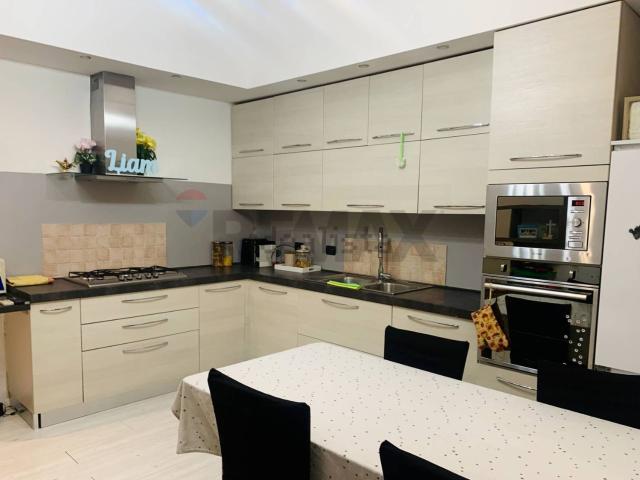 Appartamento in vendita di 90 m² in Via Circonvallazione, 13