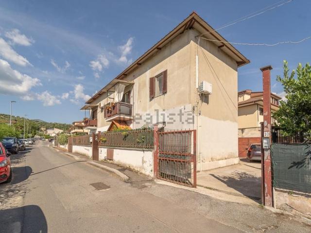 Appartamento in vendita di 90 m² in Via Colle di Mitriano, 10