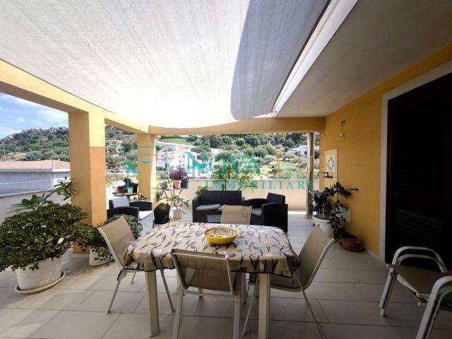 Appartamento in vendita di 90 m² in Via Corrado Lutri, 3