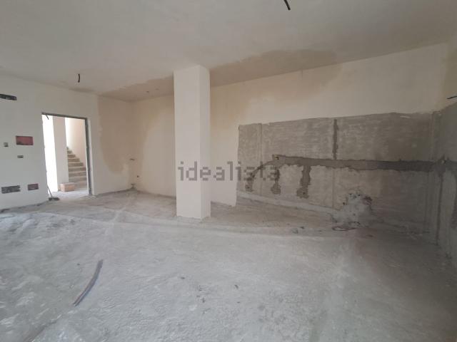 Appartamento in vendita di 90 m² in Via Cosenza
