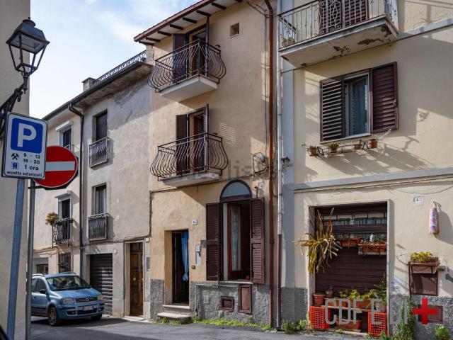 Appartamento in vendita di 90 m² in Via Cotilia, 10
