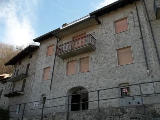 Appartamento in vendita di 90 m² in Via Crocedomini, 51