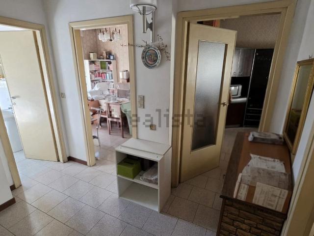 Appartamento in vendita di 90 m² in Via Cristoforo Colombo, 33