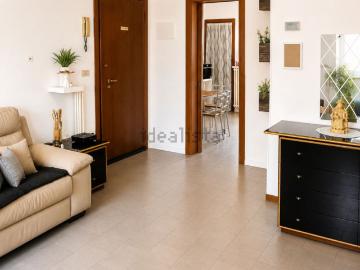 Appartamento in vendita di 90 m² in Via Decorati Al Valor Militare, 10