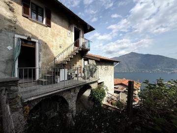 Appartamento in vendita di 90 m² in Via degli Alpini