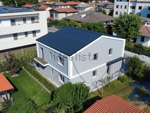 Appartamento in vendita di 90 m² in Via degli Olmi