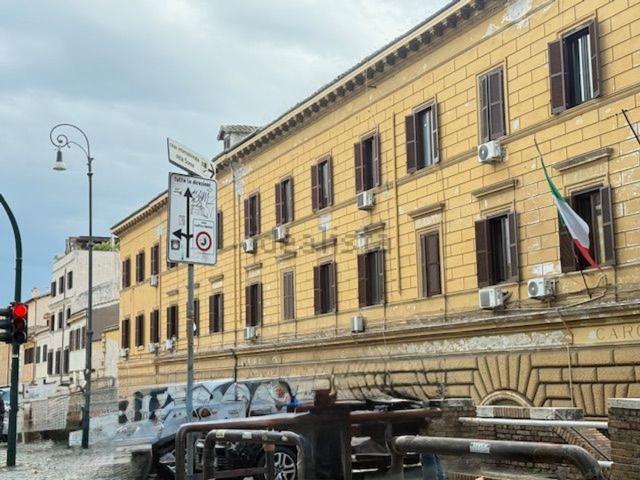 Appartamento in vendita di 90 m² in Via Degli Orti d&apos Alibert