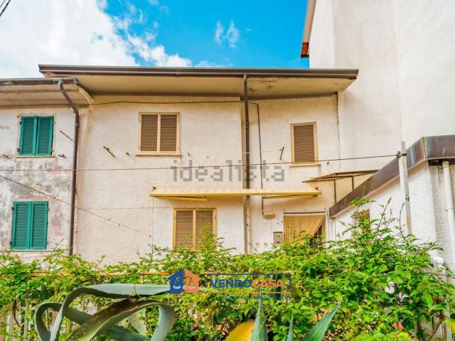 Appartamento in vendita di 90 m² in Via dei Colli, 10
