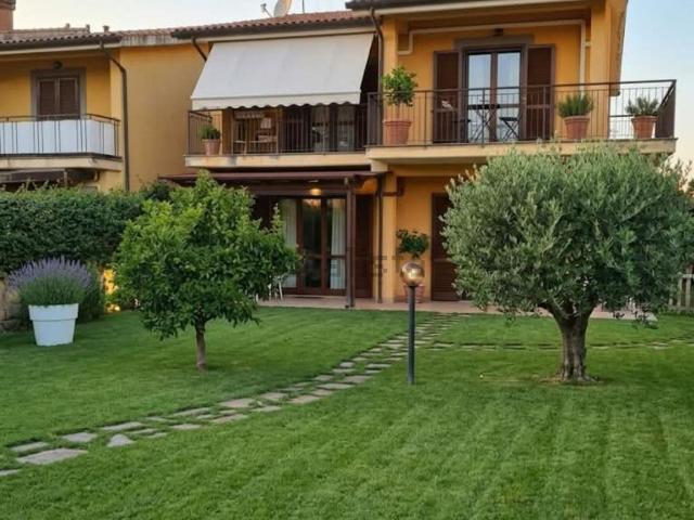 Appartamento in vendita di 90 m² in Via dei Costaroni, 79