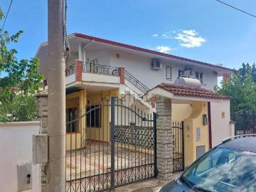 Appartamento in vendita di 90 m² in Via dei Ciclamini, 20