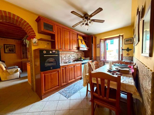 Appartamento in vendita di 90 m² in Via dei Barbi, 13