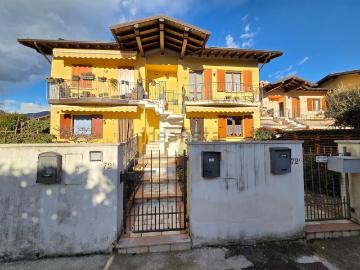 Appartamento in vendita di 90 m² in Via dei Giroli