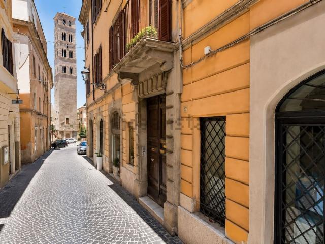 Appartamento in vendita di 90 m² in Via del Comune, 9