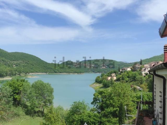 Appartamento in vendita di 90 m² in Via del Lago, 3
