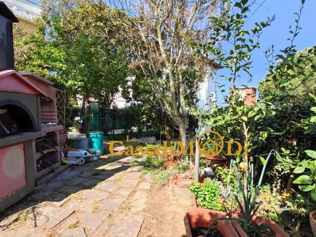 Appartamento in vendita di 90 m² in Via del Pino