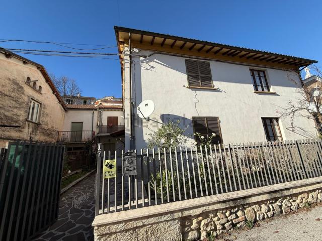 Appartamento in vendita di 90 m² in Via dell&apos Alpino, 4