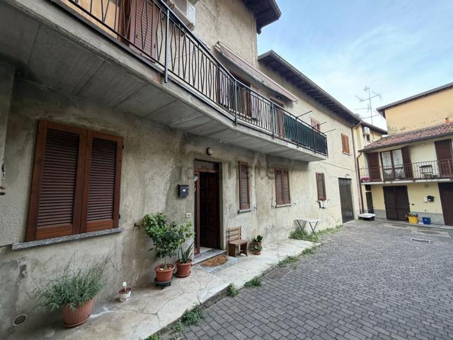 Appartamento in vendita di 90 m² in Via della Vergine, 4