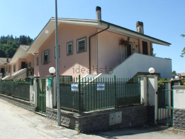 Appartamento in vendita di 90 m² in Via della Cascata, 35