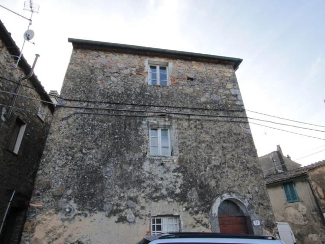 Appartamento in vendita di 90 m² in Via della Fonte