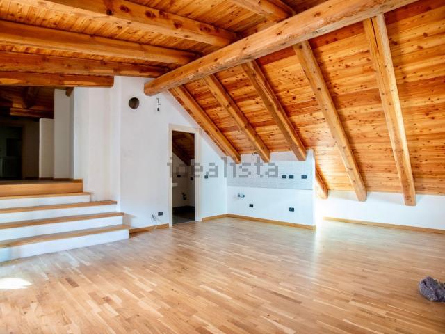 Appartamento in vendita di 90 m² in Via della Foresta, 10