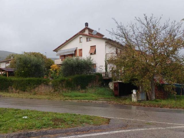 Appartamento in vendita di 90 m² in Via della Ginestra