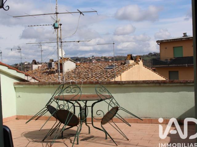 Appartamento in vendita di 90 m² in Via della Rocca