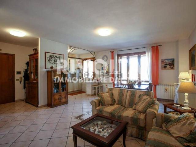 Appartamento in vendita di 90 m² in Via della Sughera