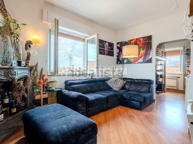 Appartamento in vendita di 90 m² in Via Domenico Corvi