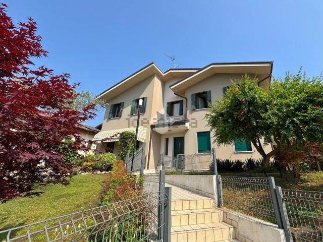 Appartamento in vendita di 90 m² in Via Don. G. Manzardo, 18