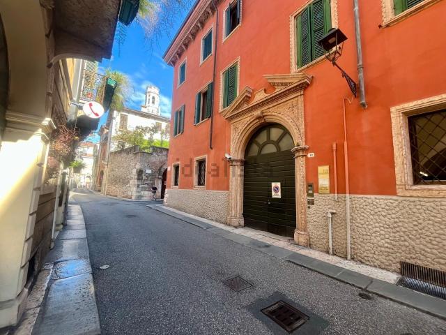 Appartamento in vendita di 90 m² in Via Duomo, 10
