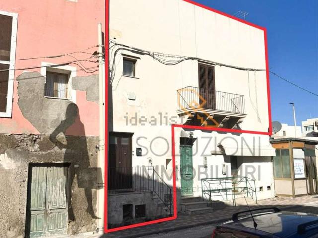 Appartamento in vendita di 90 m² in Via Edmondo de Amicis, 21