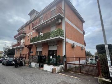 Appartamento in vendita di 90 m² in Via Emilio Colombo