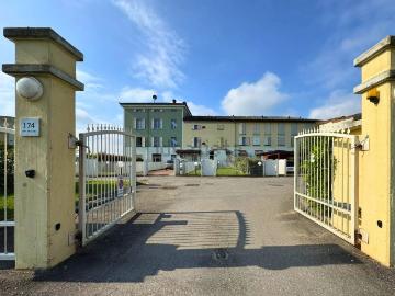 Appartamento in vendita di 90 m² in Via Emilia Ovest, 172