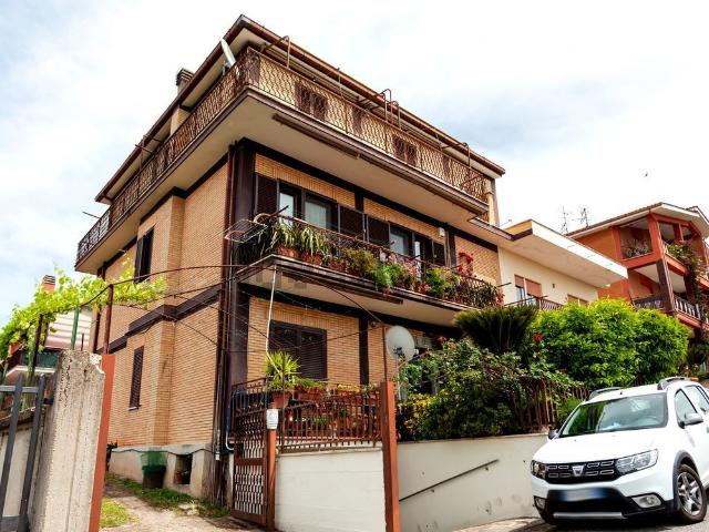 Appartamento in vendita di 90 m² in Via Enrico Verson