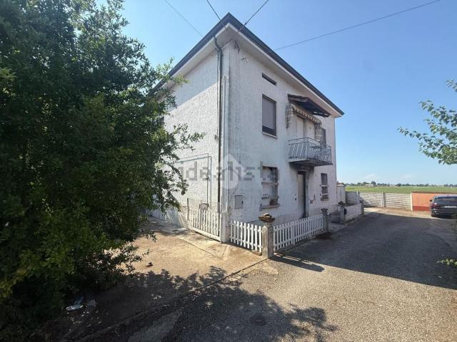 Appartamento in vendita di 90 m² in Via Ercole Pisi, 38
