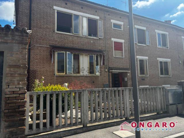 Appartamento in vendita di 90 m² in Via F. Campanati