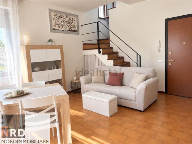 Appartamento in vendita di 90 m² in Via F.lli Rosselli, 53